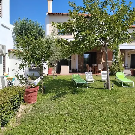 32 * Nea Skioni